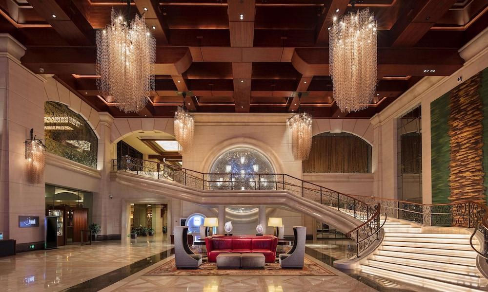 Hilton Qingdao Golden Beach photo 3