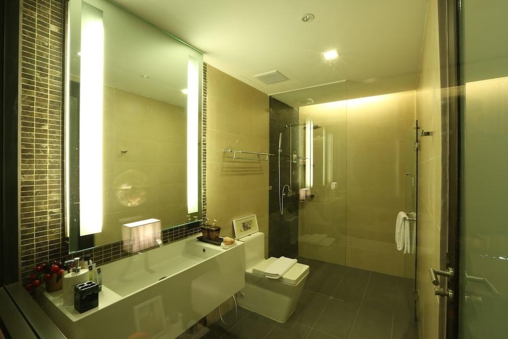 THE CHARM RESORT PHUKET photo 2
