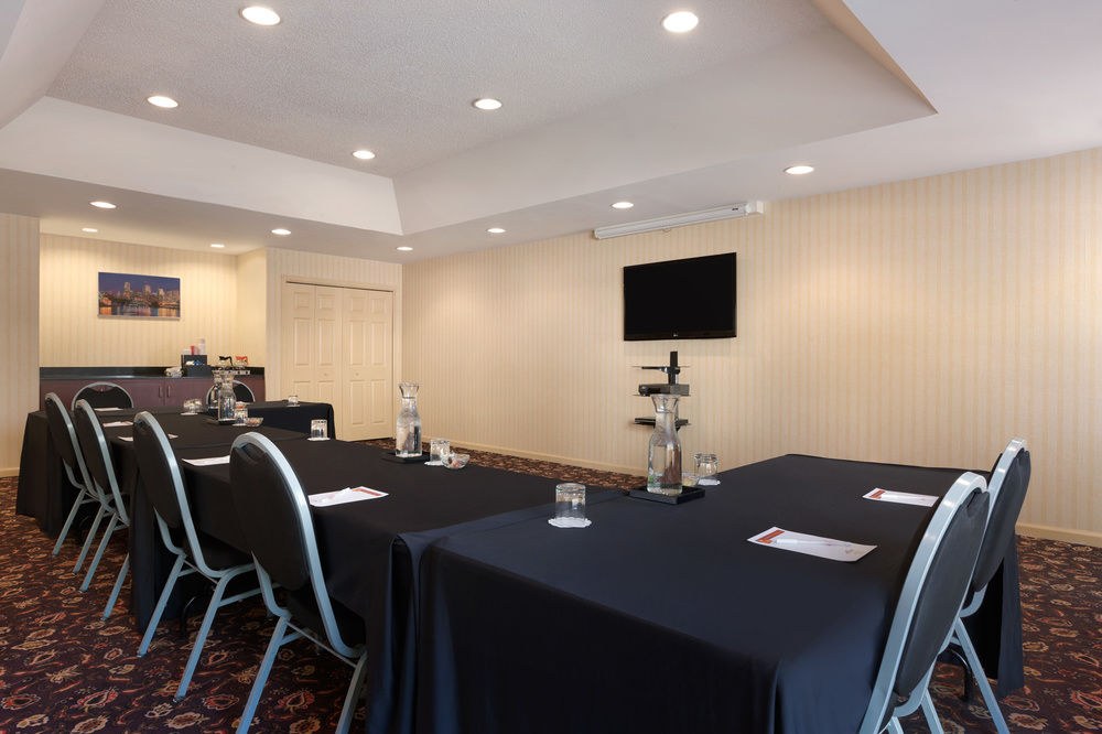 HAWTHORN SUITES BY WYNDHAM PHILADELPHIA AIRPORT