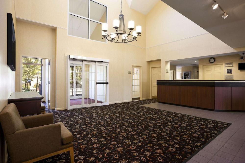 HAWTHORN SUITES BY WYNDHAM PHILADELPHIA AIRPORT photo 2