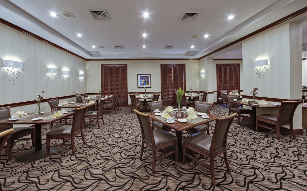 DOUBLETREE BY HILTON BOSTON LOGAN AIRPORT CHELSEA photo 1