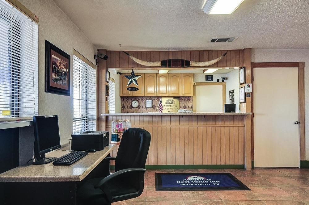 AMERICAS BEST VALUE INN-MIDLOTHIAN/CEDAR HILL photo 1