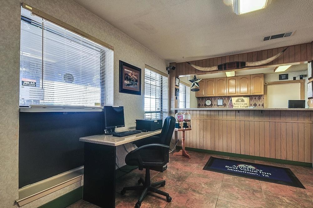 AMERICAS BEST VALUE INN-MIDLOTHIAN/CEDAR HILL photo 4