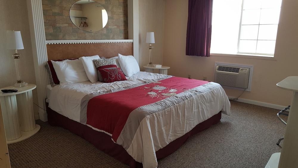 KNIGHTS INN AND SUITES GRAND FORKS photo 3