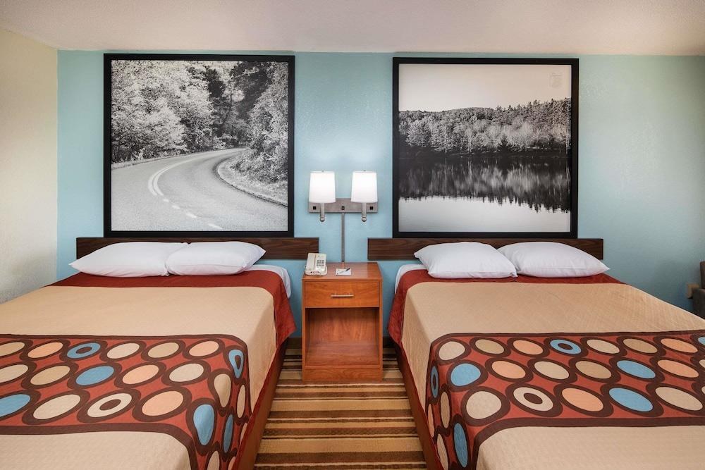 SUPER 8 BY WYNDHAM BURLINGTON NC photo 3