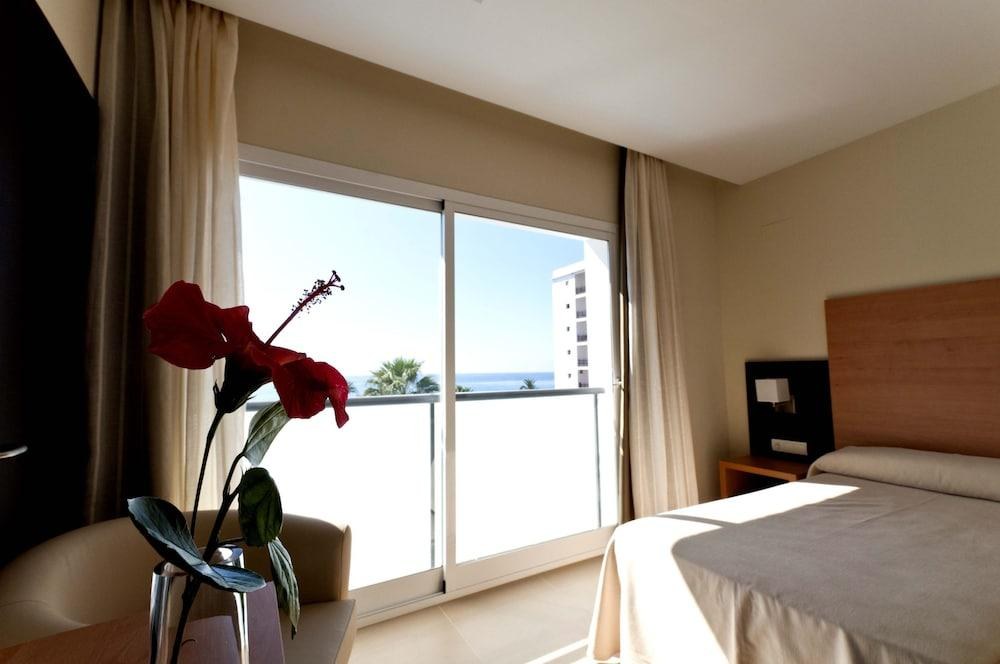 GLOBALES PLAYA ESTEPONA photo 2