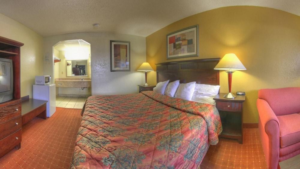 RODEWAY INN photo 4