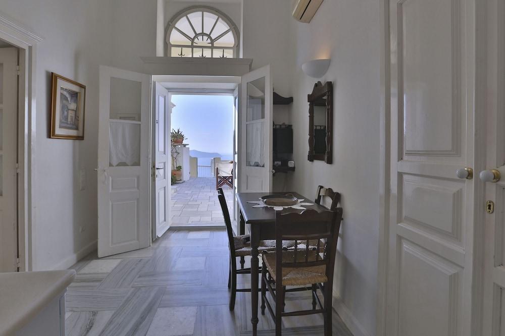 Cori Rigas Suites photo 3