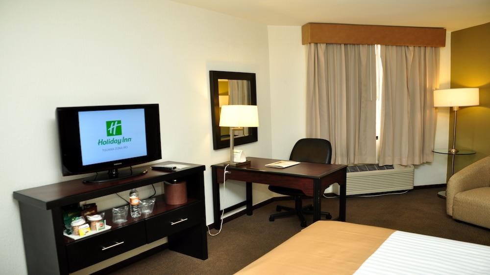 HOLIDAY INN TIJUANA ZONA RIO photo 1