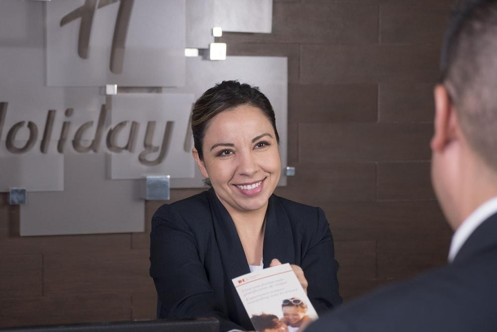 HOLIDAY INN TIJUANA ZONA RIO photo 2