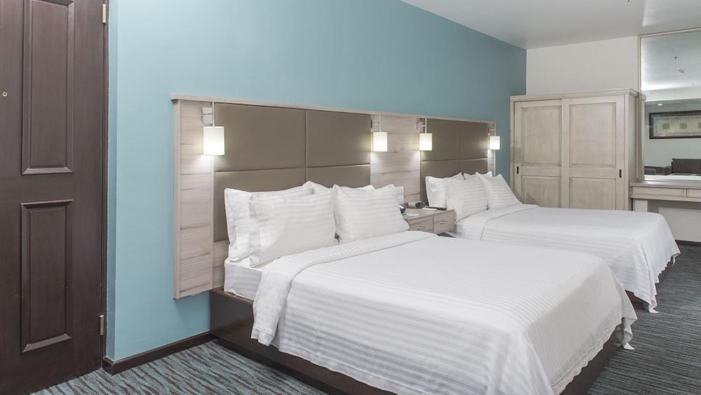 HOLIDAY INN & SUITES MEXICO ZONA ROSA photo 3