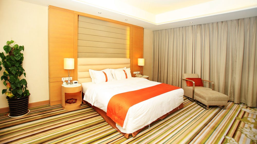 HOLIDAY INN RIVERSIDE photo 1