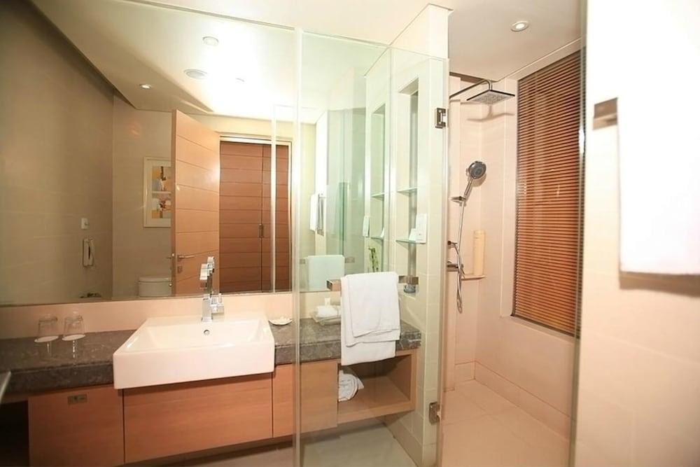 HOLIDAY INN RIVERSIDE photo 4