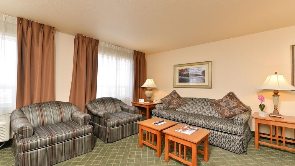 STAYBRIDGE SUITES AIRPORT photo 4