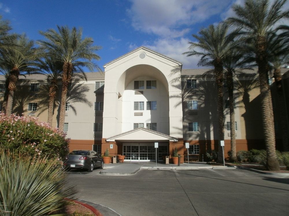 CANDLEWOOD SUITES