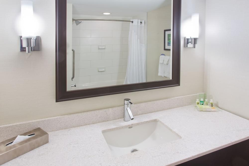 HOLIDAY INN HOTEL & SUITES RED DEER SOUTH photo 3