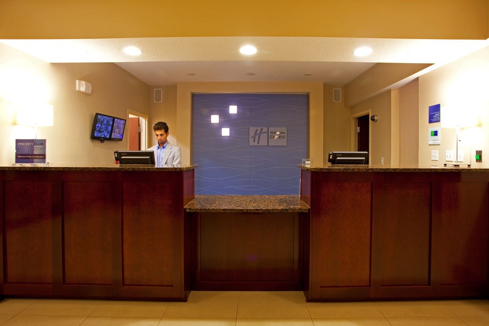 HOLIDAY INN EXPRESS & SUITES JACKSONVILLE - MAYPORT / BEACH