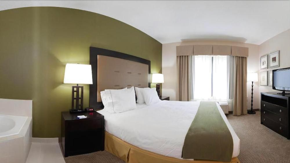 HOLIDAY INN EXPRESS & SUITES JACKSONVILLE - MAYPORT / BEACH photo 3
