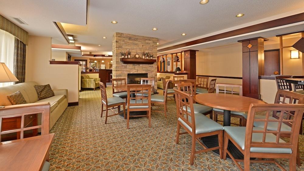 STAYBRIDGE SUITES WEST DES MOINES photo 2