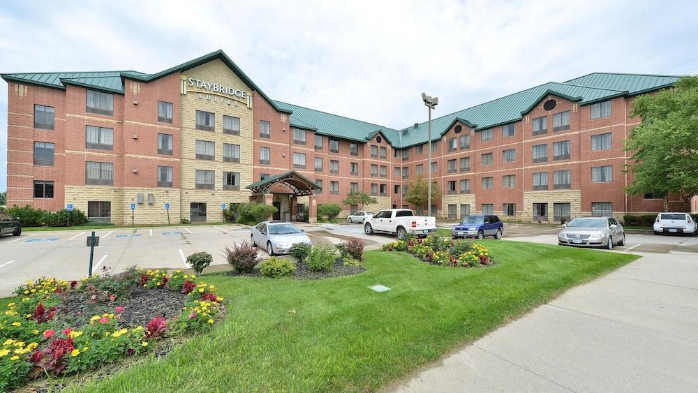STAYBRIDGE SUITES WEST DES MOINES photo 3