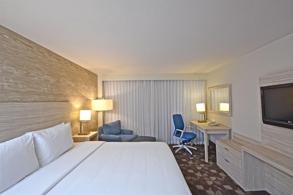 HOLIDAY INN EXPRESS TOLUCA photo 4