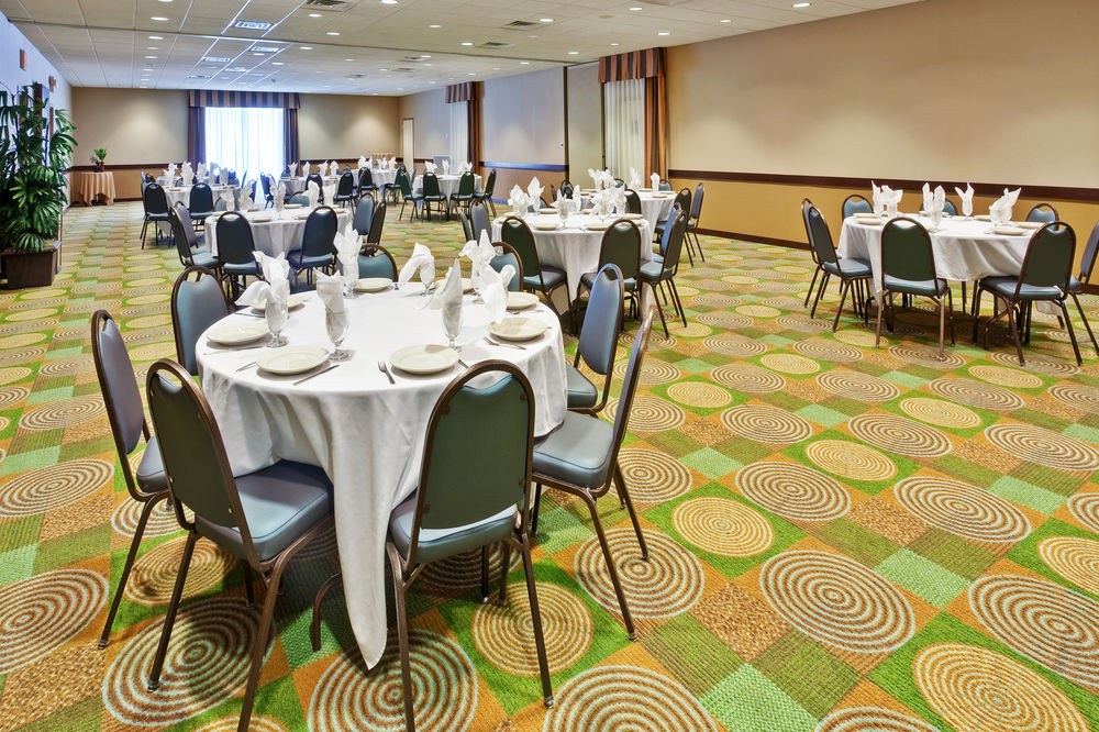 HOLIDAY INN BLOOMINGTON
