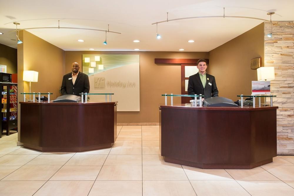 HOLIDAY INN BLOOMINGTON photo 2