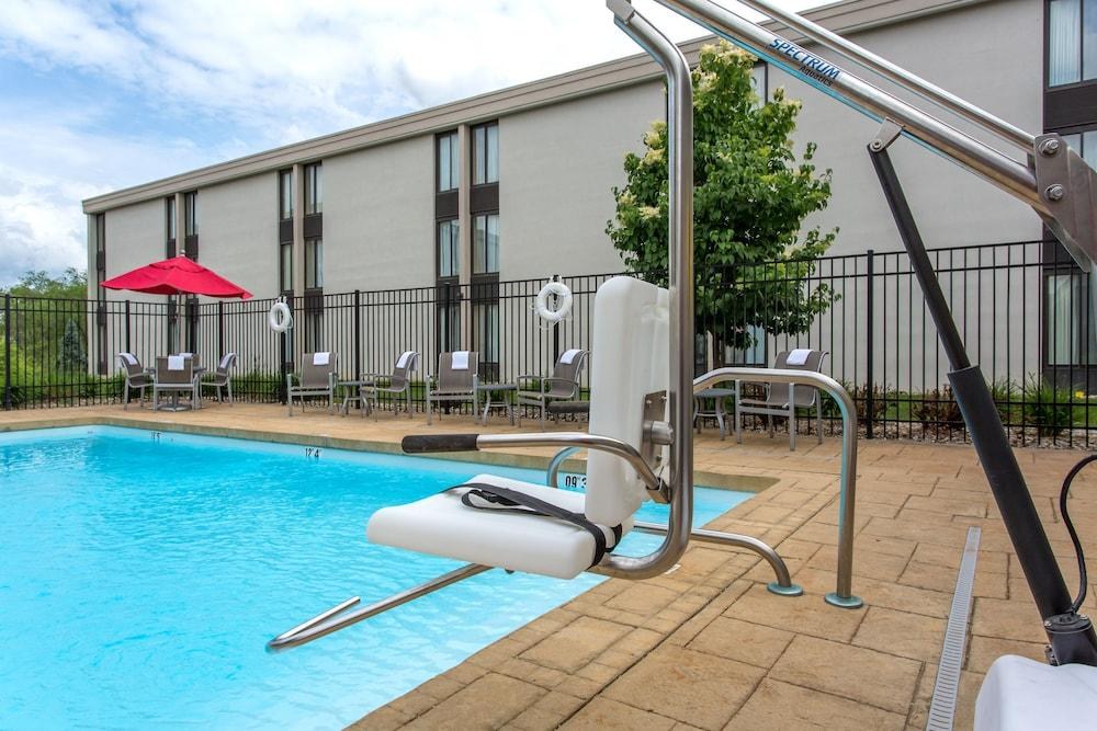 HOLIDAY INN BLOOMINGTON photo 3
