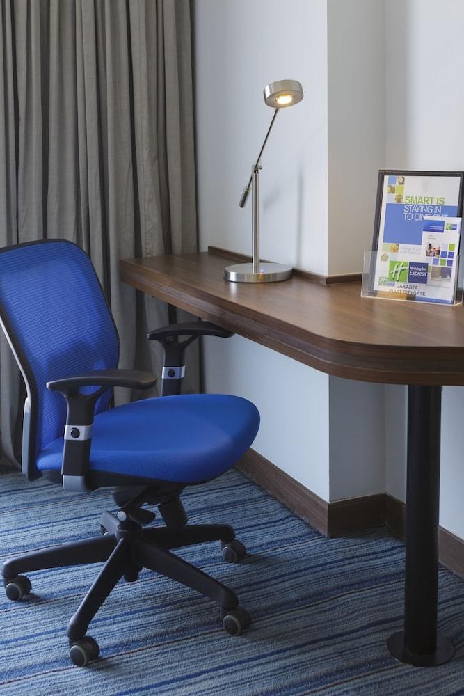 HOLIDAY INN EXPRESS JAKARTA PLUIT CITYGATE photo 3