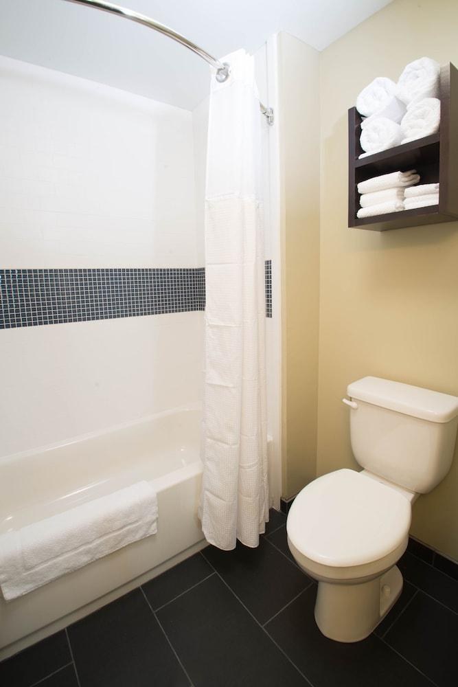 STAYBRIDGE SUITES DENVER-STAPLETON photo 4