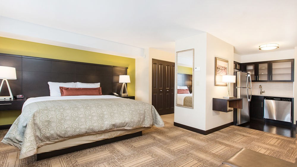 STAYBRIDGE SUITES WEST EDMONTON