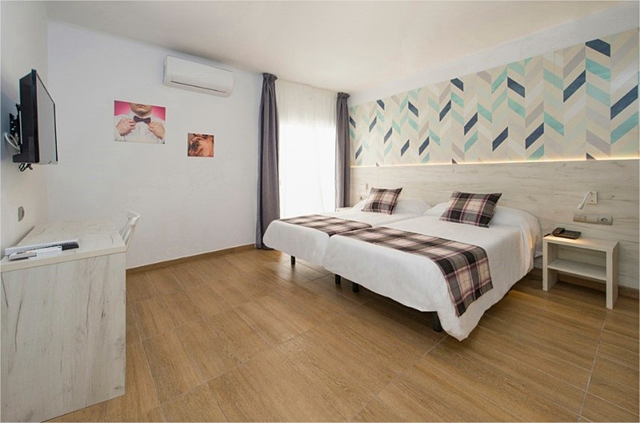 VIBRA LEI IBIZA - ONLY ADULTS photo 1
