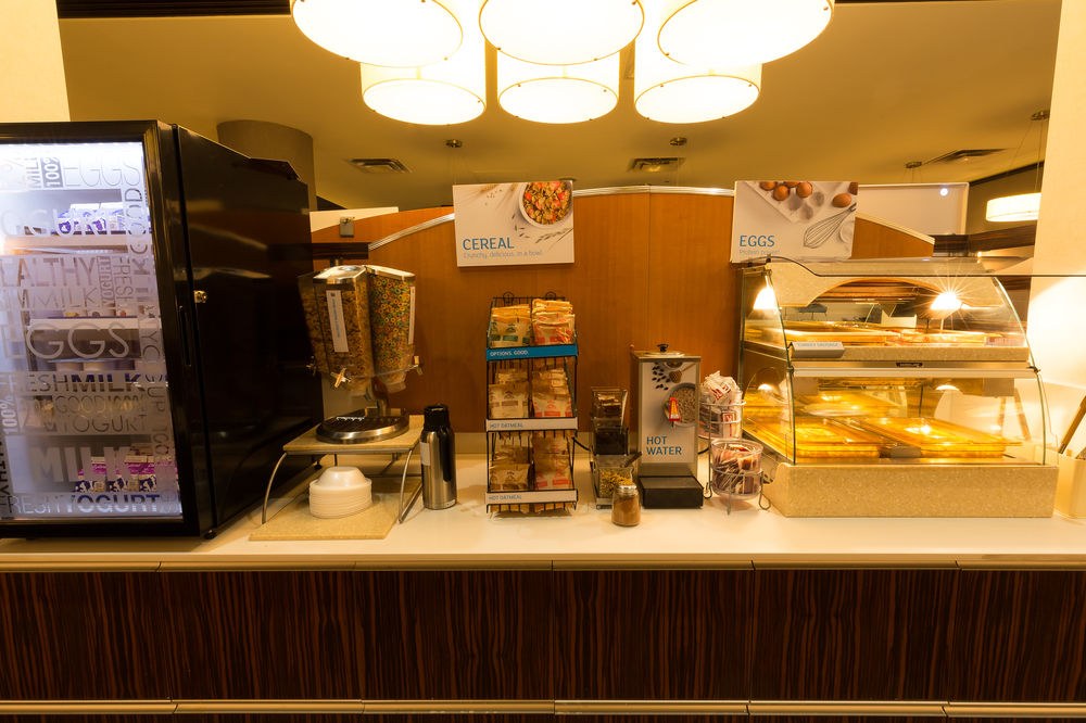 HOLIDAY INN EXPRESS DOWNTOWN