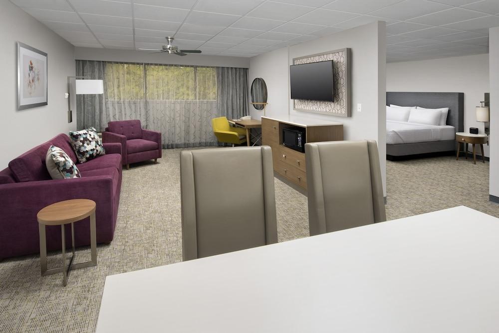 CROWNE PLAZA SAN ANTONIO AIRPORT photo 3