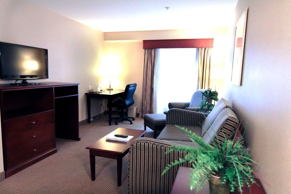 HOLIDAY INN EXPRESS photo 1