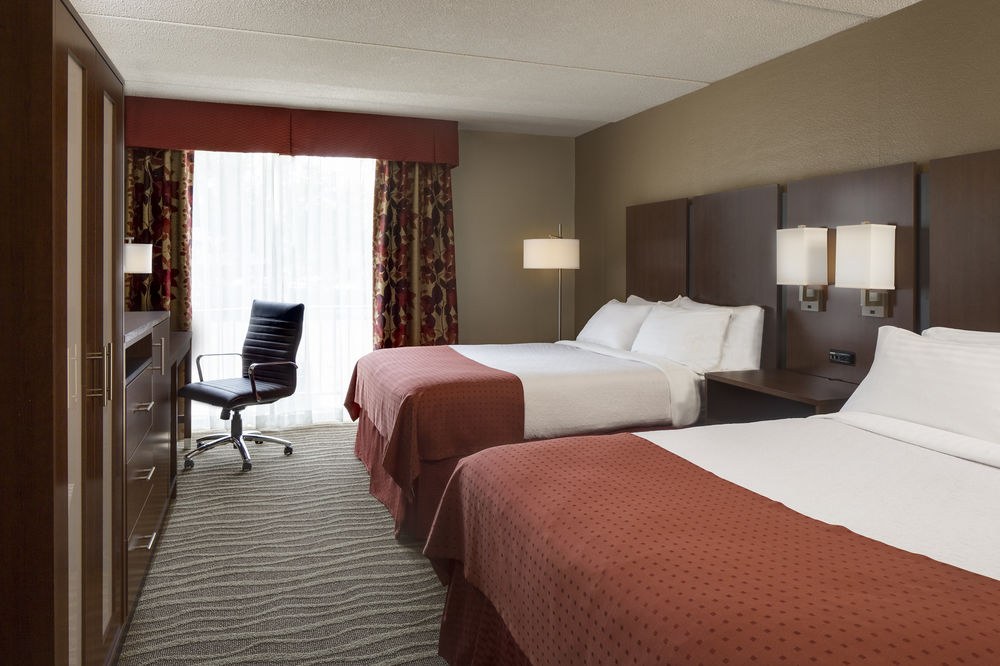HOLIDAY INN & SUITES DES MOINES-NORTHWEST photo 1