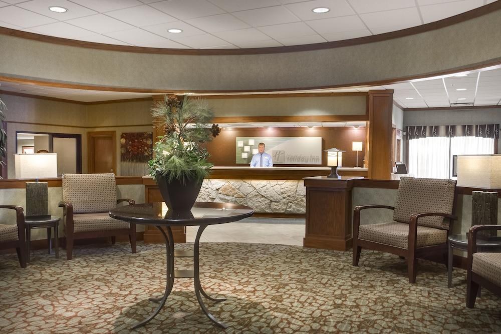 HOLIDAY INN & SUITES DES MOINES-NORTHWEST photo 2