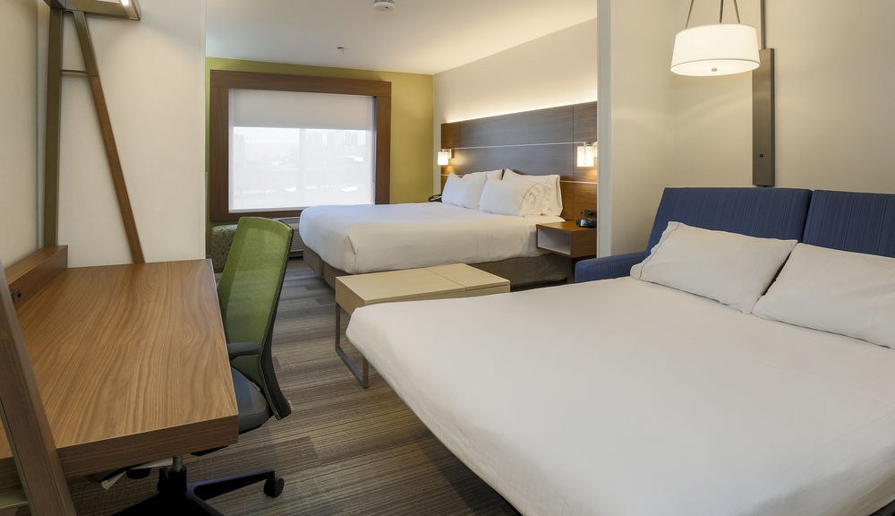 HOLIDAY INN EXPRESS LAS VEGAS - SOUTH photo 1
