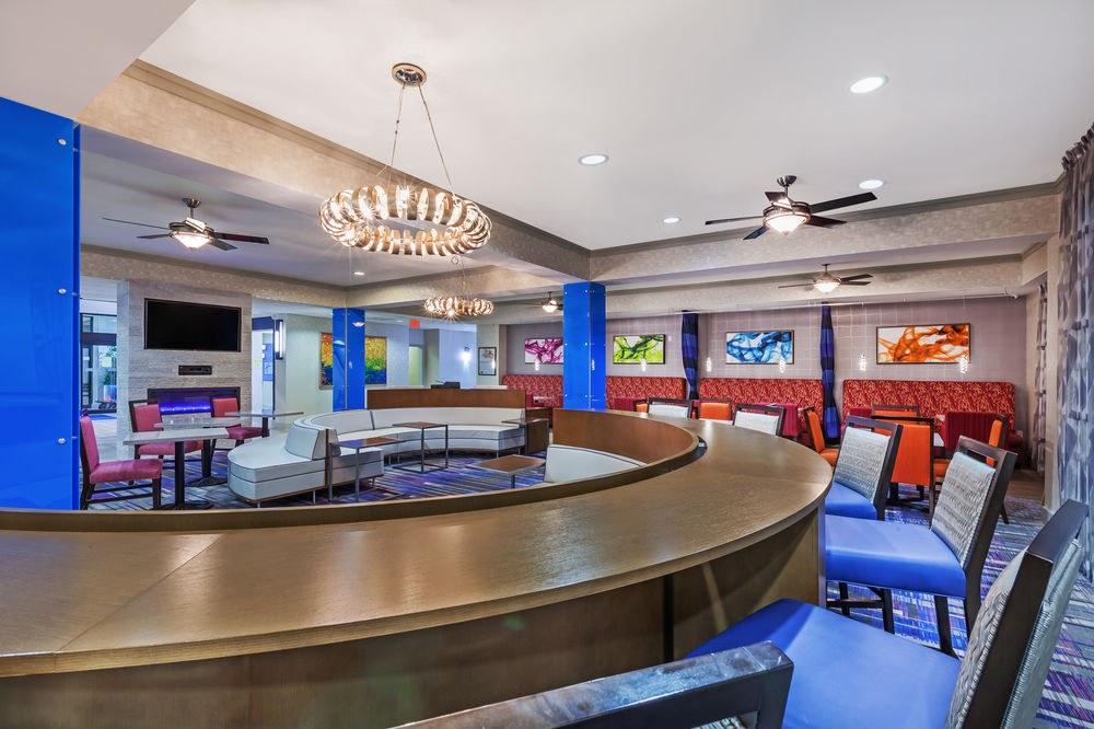 HOLIDAY INN EXPRESS & SUITES HOUSTON EAST photo 1