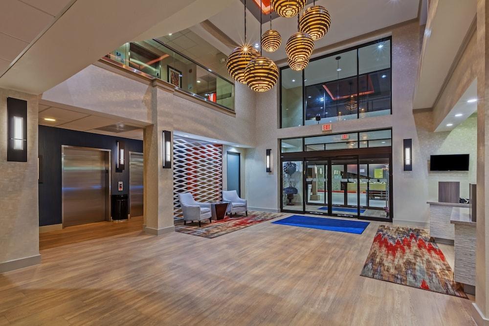 HOLIDAY INN EXPRESS & SUITES HOUSTON EAST photo 4