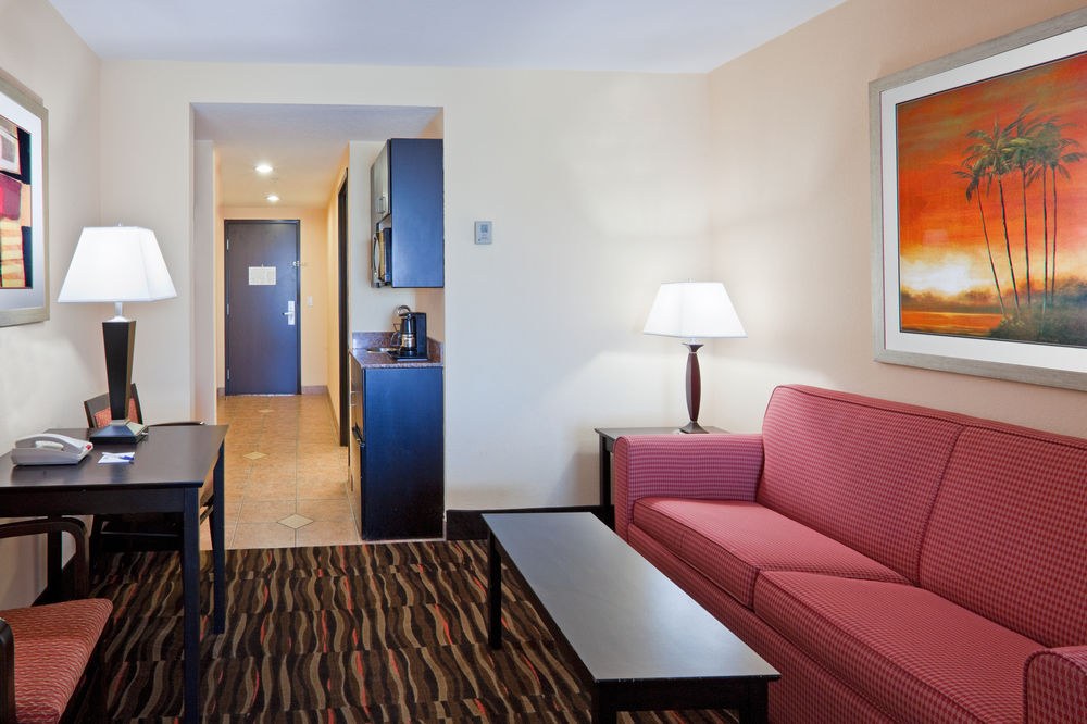 HOLIDAY INN EXPRESS & SUITES FT. LAUDERDALE AIRPORT/CRUISE photo 1