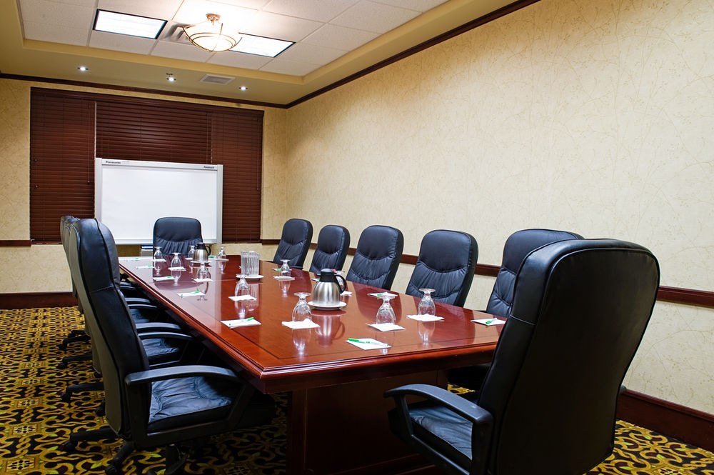 HOLIDAY INN HTL & SUITES WEST photo 1