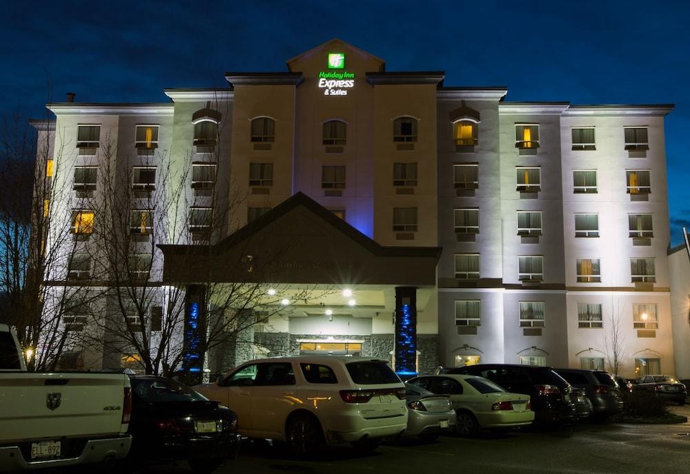 HOLIDAY INN EXPRESS & SUITES NORTH photo 2