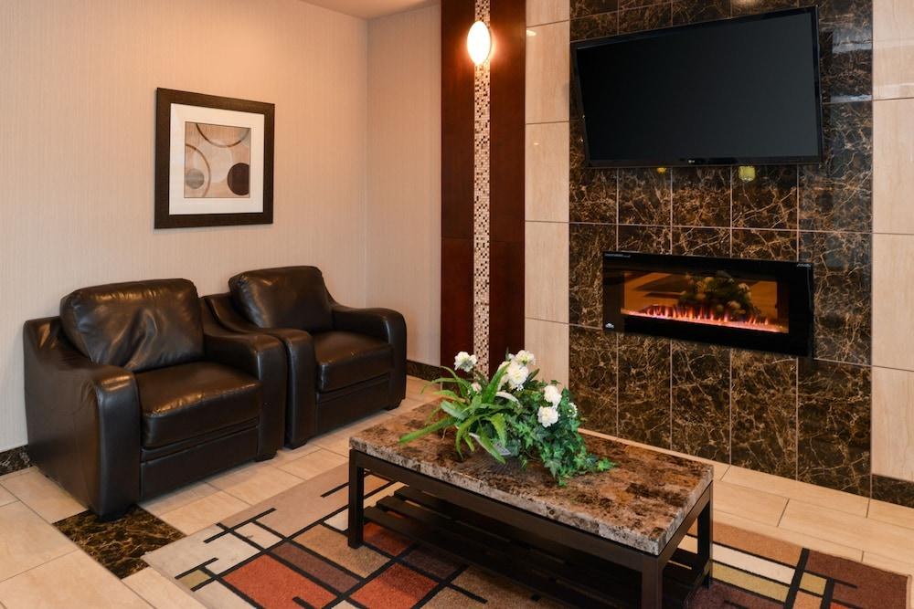 HOLIDAY INN EXPRESS & SUITES NORTH photo 3