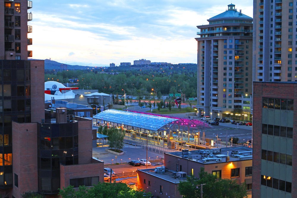 HOLIDAY INN EXPRESS & SUITES photo 1