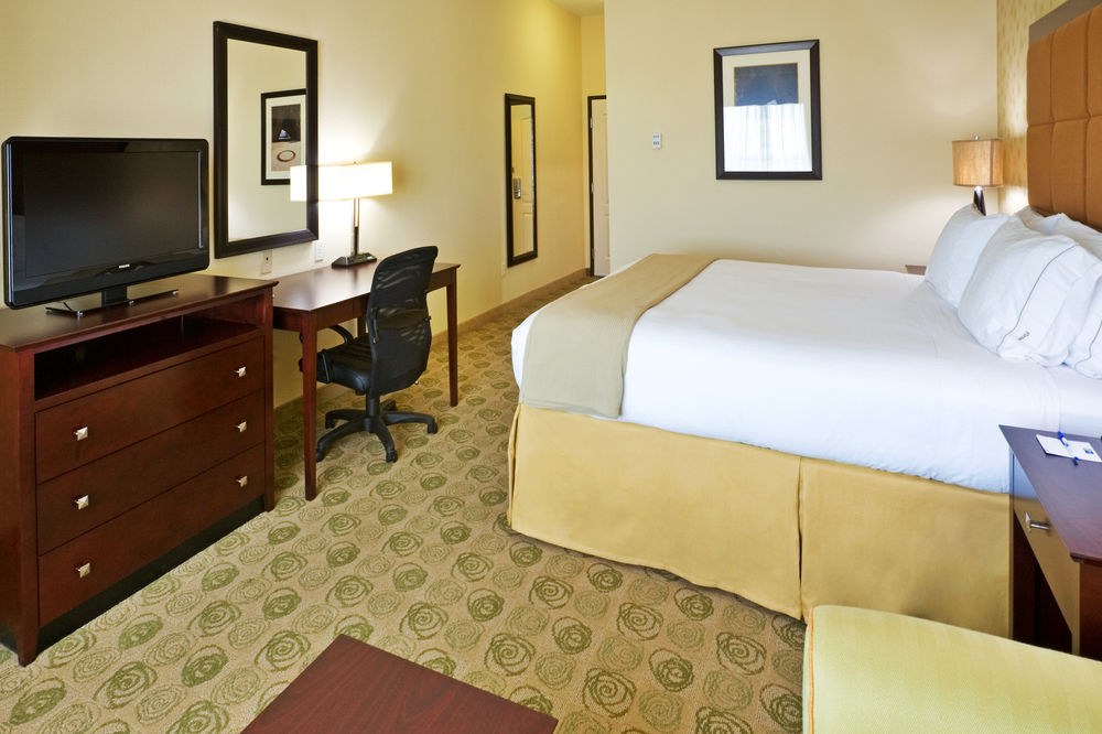 HOLIDAY INN EXPRESS & SUITES DALLAS EAST - FAIR PARK photo 1