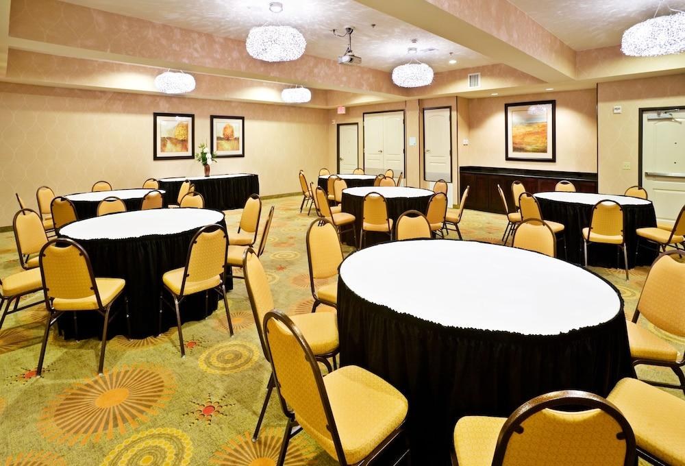 HOLIDAY INN EXPRESS & SUITES DALLAS EAST - FAIR PARK photo 3