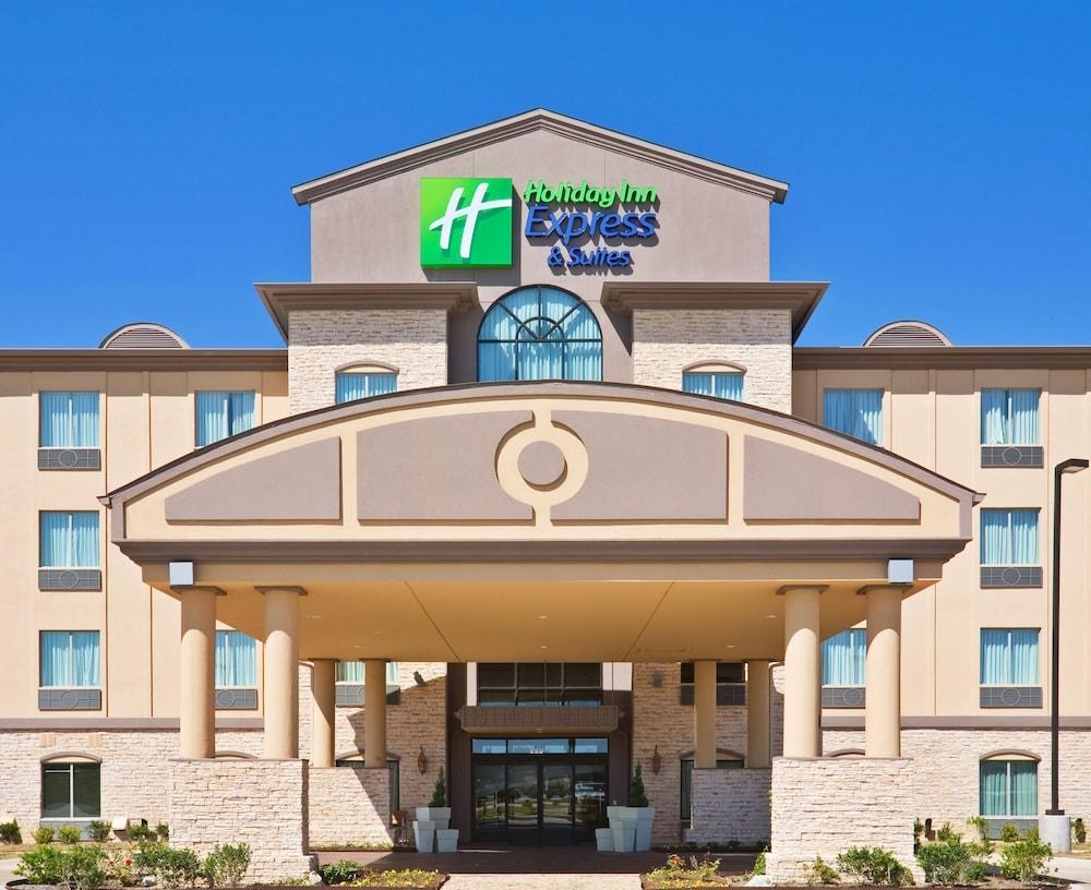 HOLIDAY INN EXPRESS & SUITES DALLAS EAST - FAIR PARK photo 4