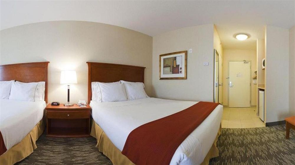 HOLIDAY INN EXPRESS & SUITES SOUTH photo 1