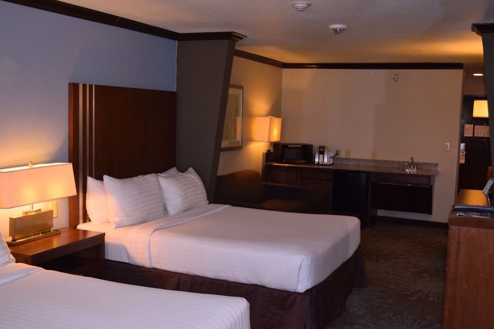 HOLIDAY INN EXPRESS & SUITES SAN ANTONIO NW NEAR SEAWORLD photo 1